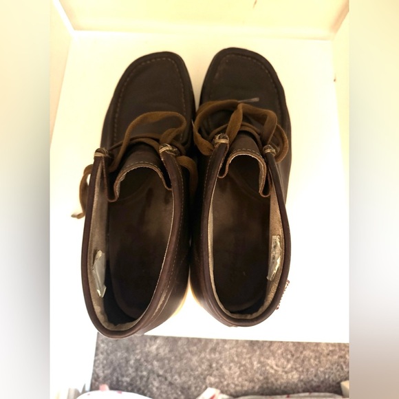 Clark’s Wallabees men’s size 9 brown tan